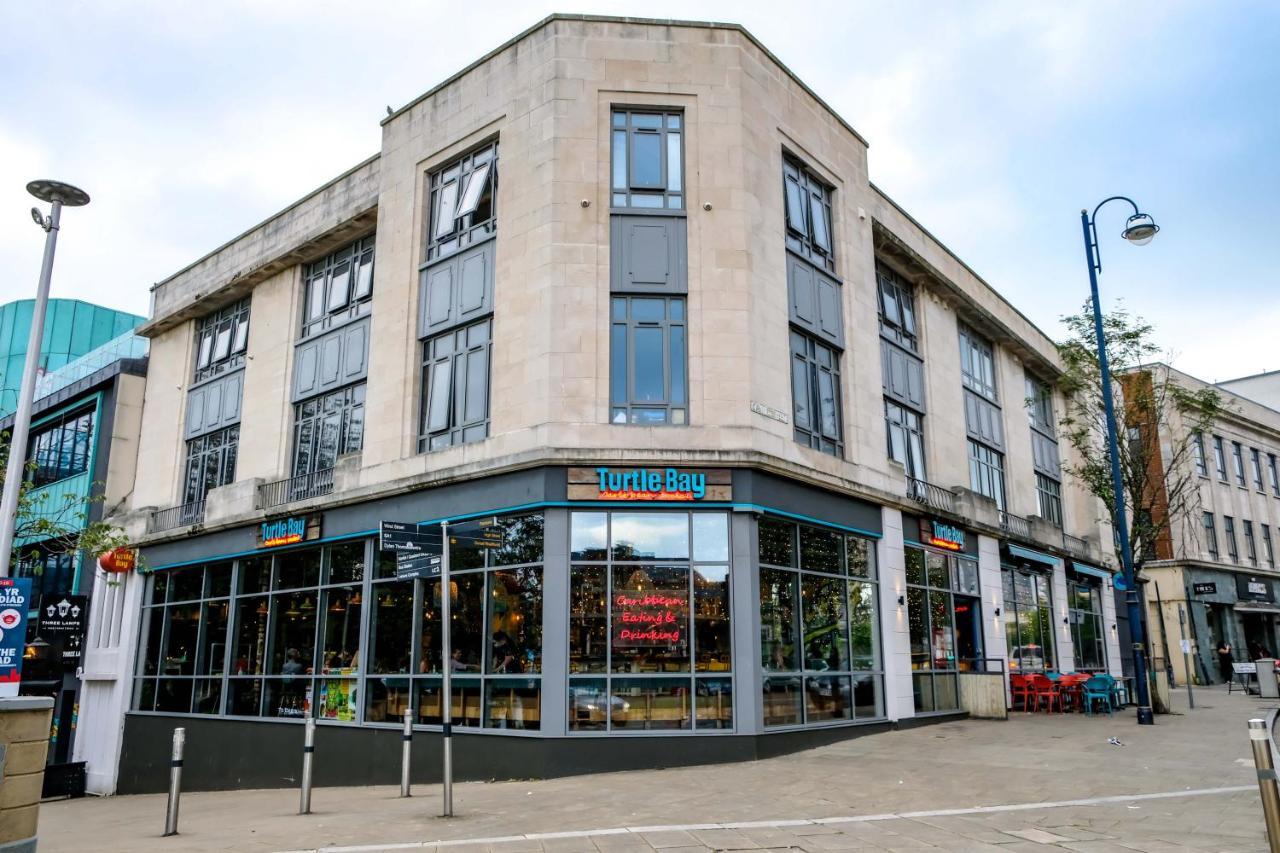 Cwtsh Hostel Swansea Exterior photo Turtle Bay, Bath
